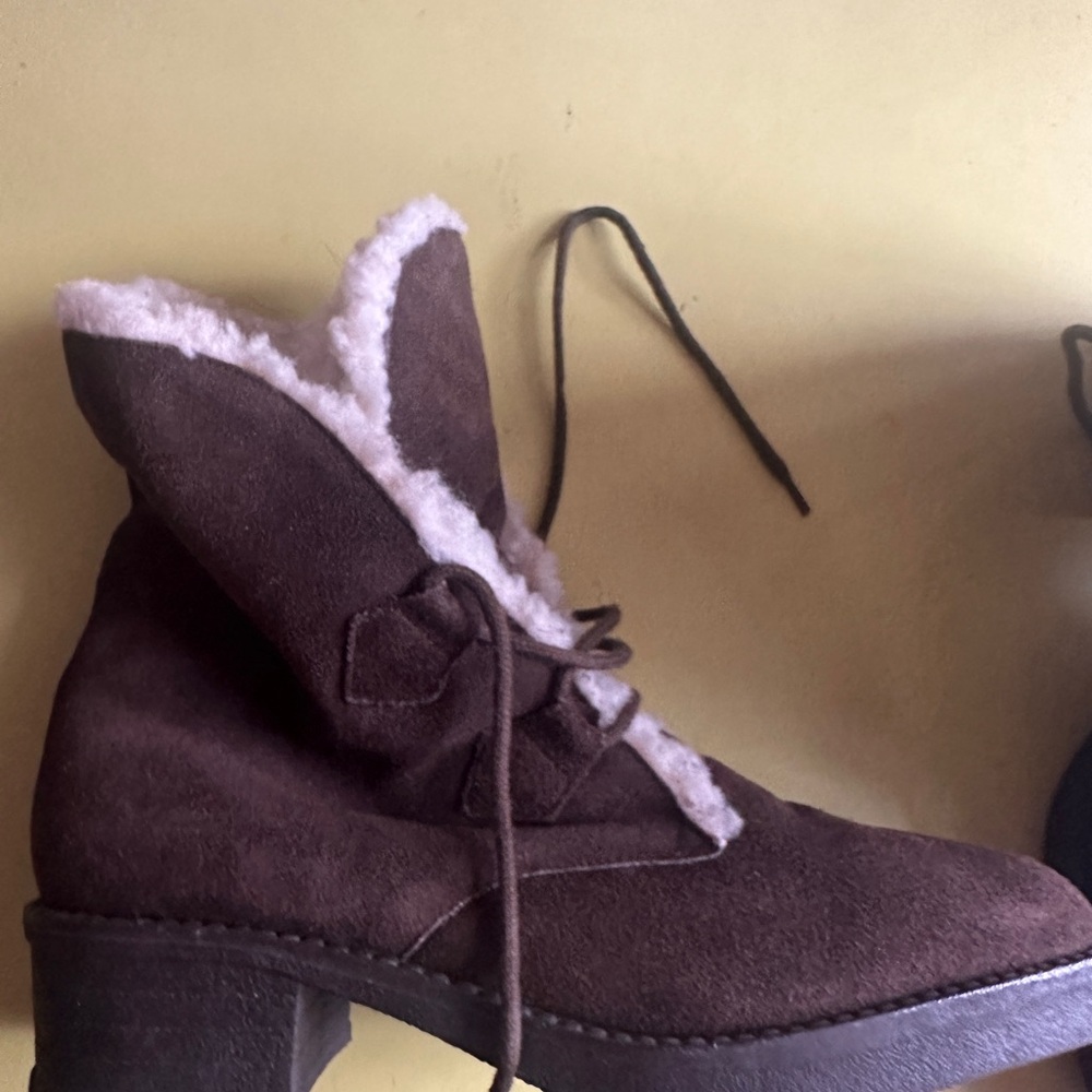 Brown Suede Women's Boots with Shearling Lining size 8.5 bohemian style